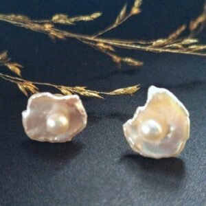 PEARL Petal Stud